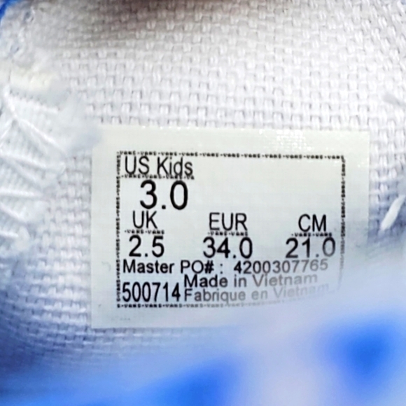 🆕Van's Big Kids 'Snowflakes - Winter Wonderland Blue' Classic Slip-On LTD ED - Picture 4 of 8